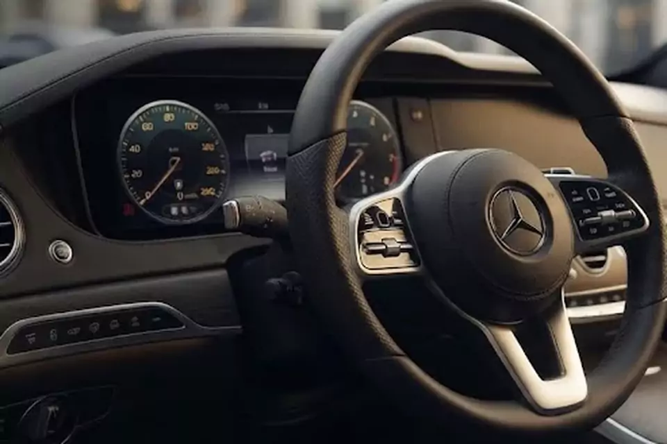 Taxi Lille Billy-Berclau : intérieur confortable d’une berline noire de taxi