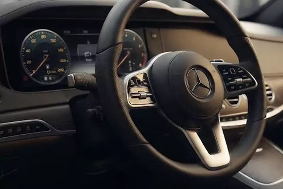 Taxi Lille Hondschoote : intérieur confortable d’une berline noire de taxi